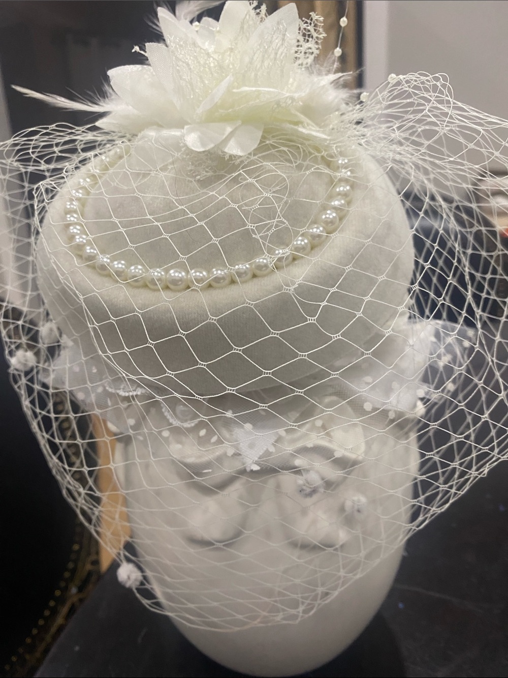 Elegant Ivory Pearl Floral Fascinator Headpiece - Picture 3 of 5